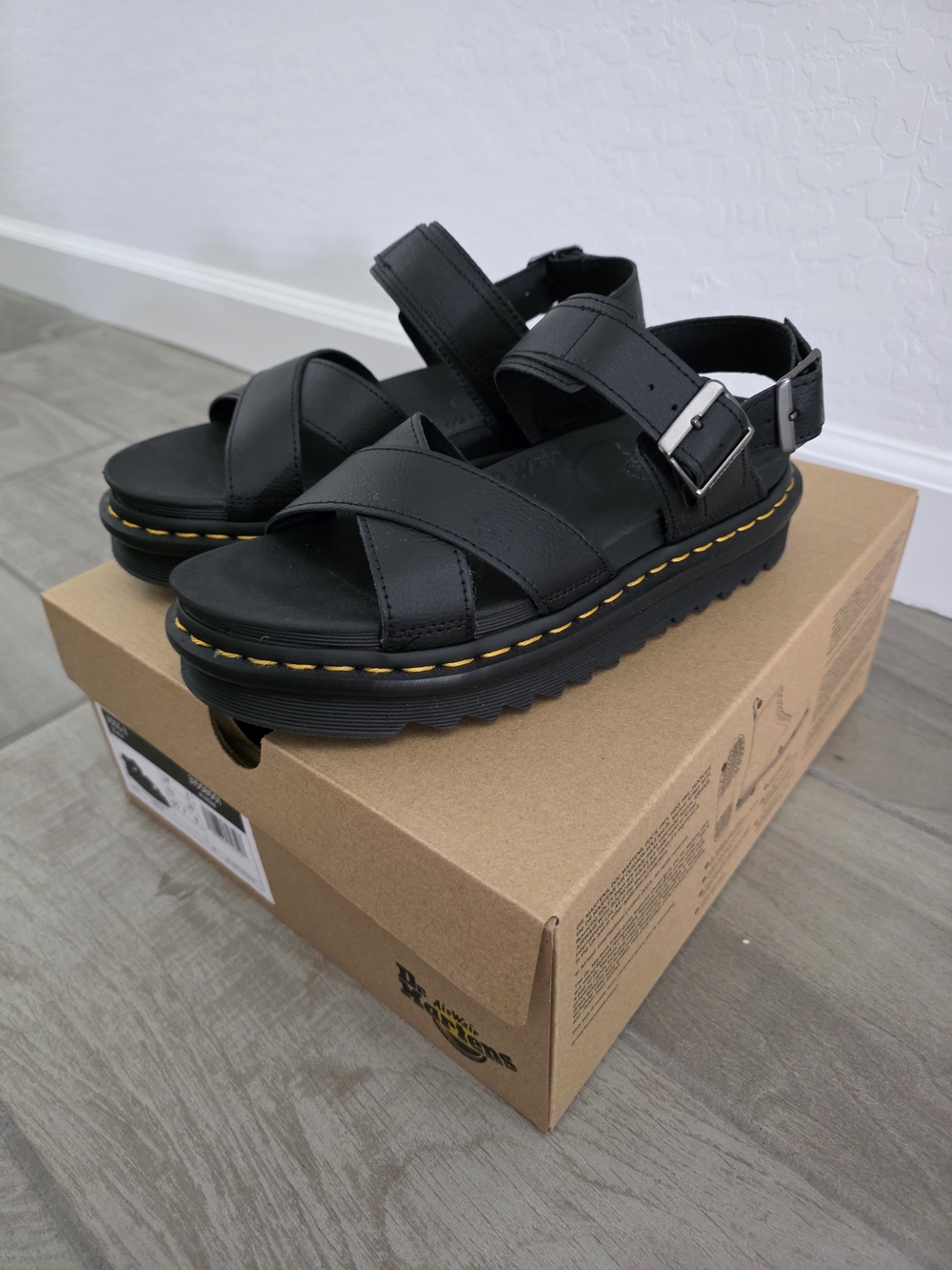 Dr. Martens Athena Voss II Black Leather Platform Sandals Size 8.